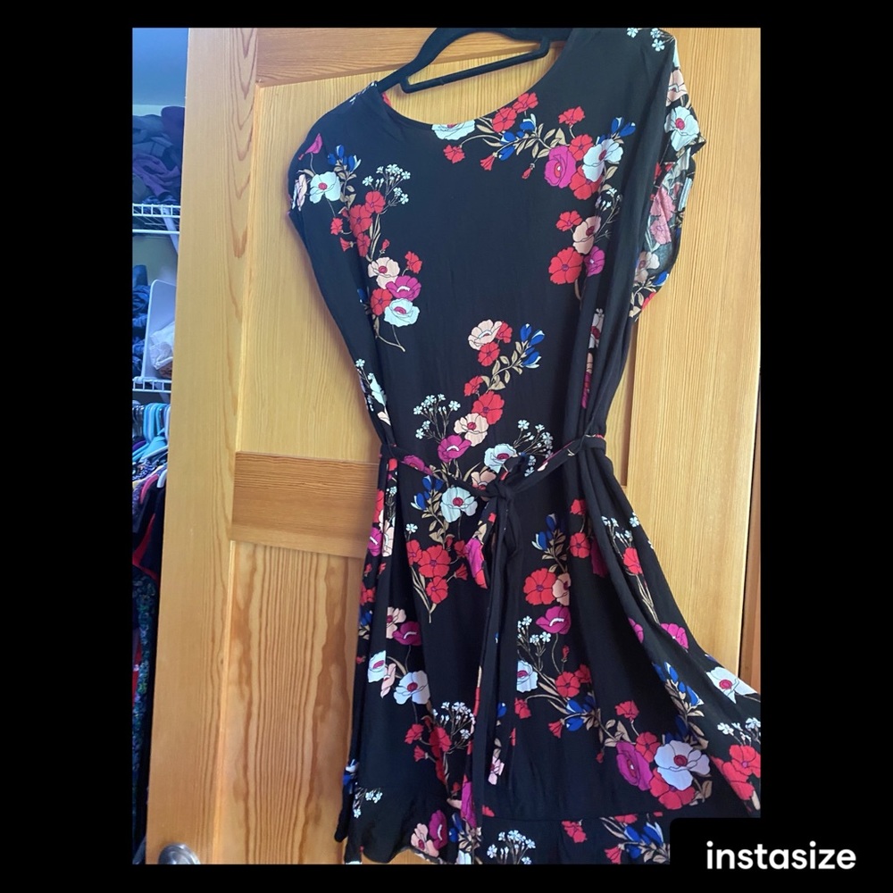 Belted short sleeve print dress